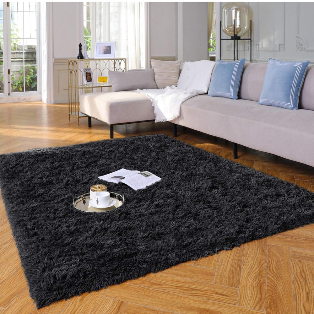 Luxurious Black Shag Rug